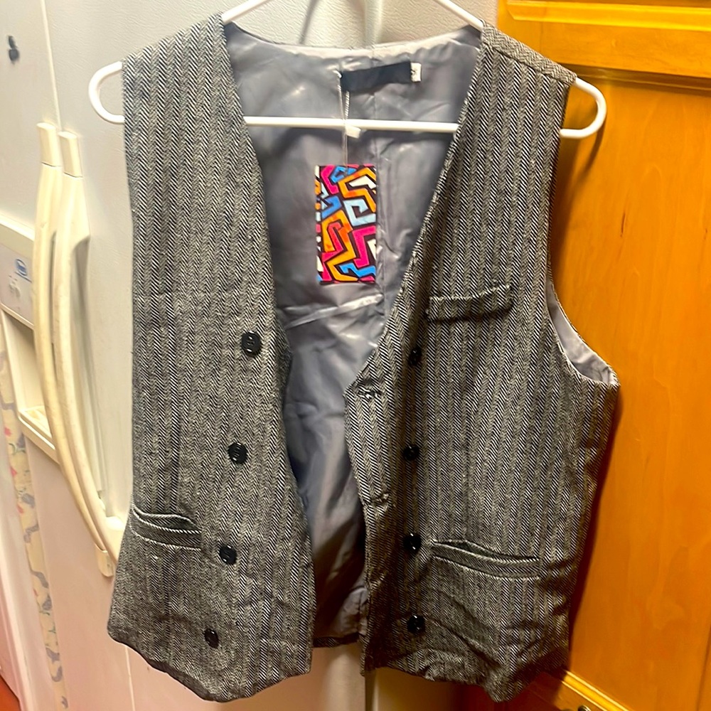 Whatlees vest size medium nwt